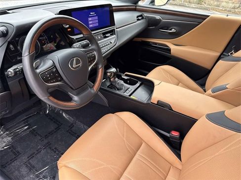 Certified 2025 Lexus ES 300h Ultra Luxury image 21