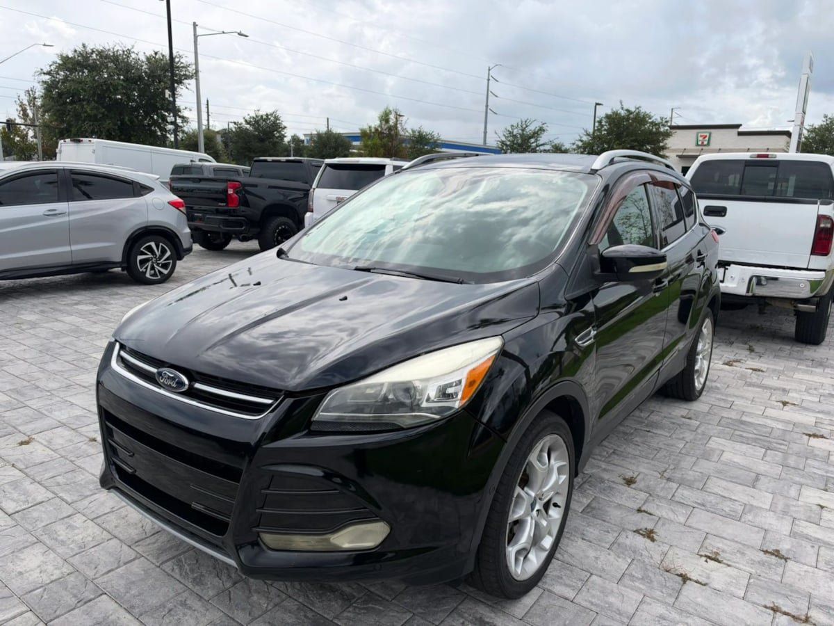 Used 2013 Ford Escape Titanium w/ Parking Technology Pkg AWD/4WD image 3