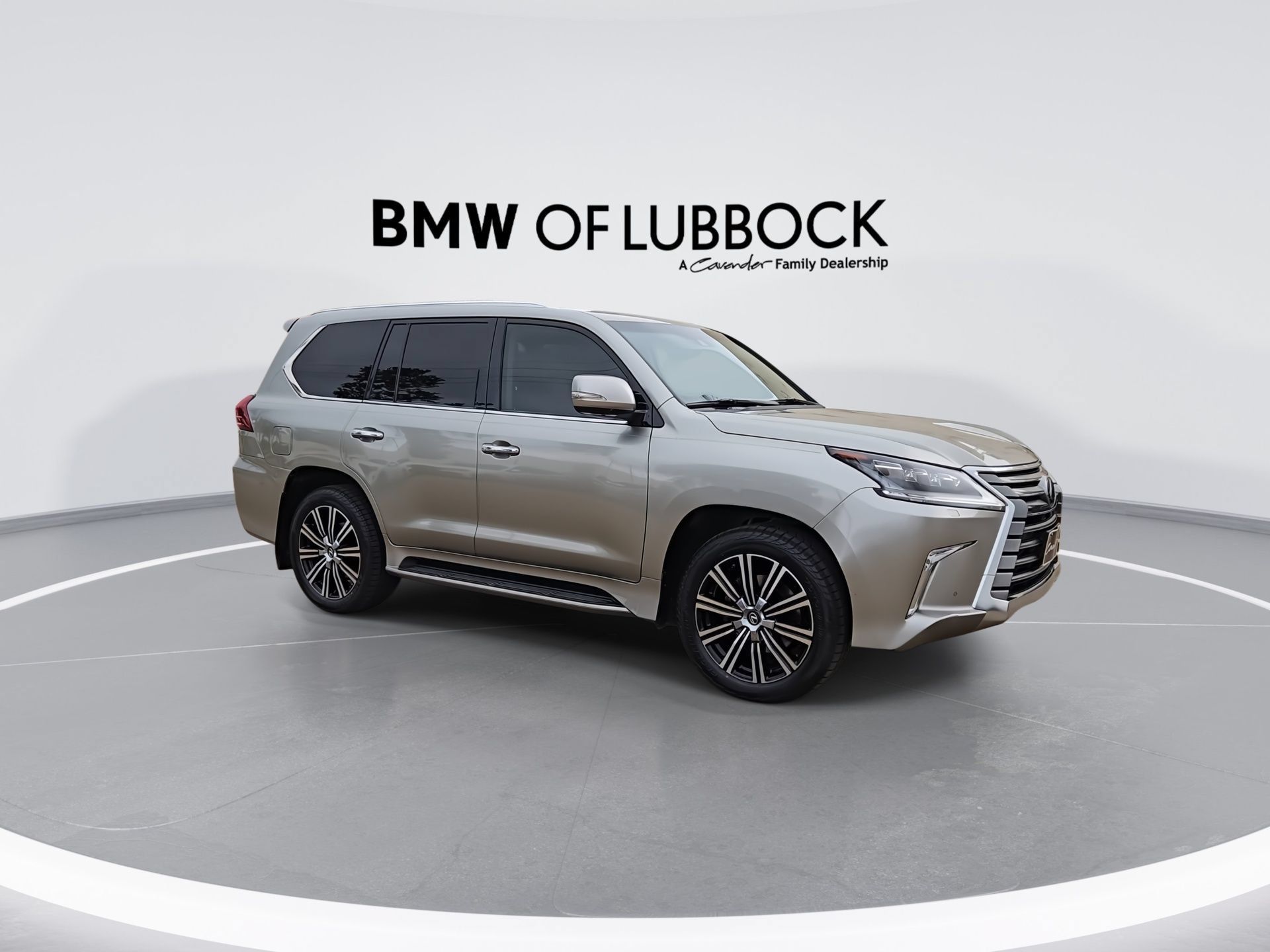 Used 2019 Lexus LX 570 4WD w/ Luxury Package image 2