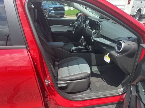 New 2026 Chevrolet Trax LT w/ Driver Confidence Package FWD image 29
