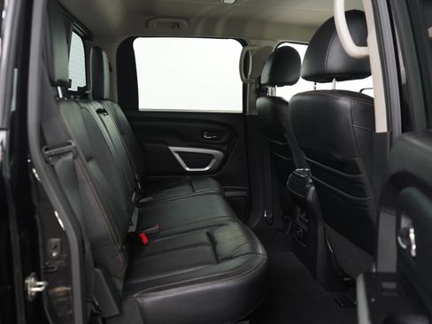 Used 2017 Nissan Titan SL w/ SL Towing Convenience Package AWD/4WD image 12