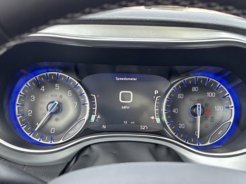 New 2026 Chrysler Pacifica Limited image 28