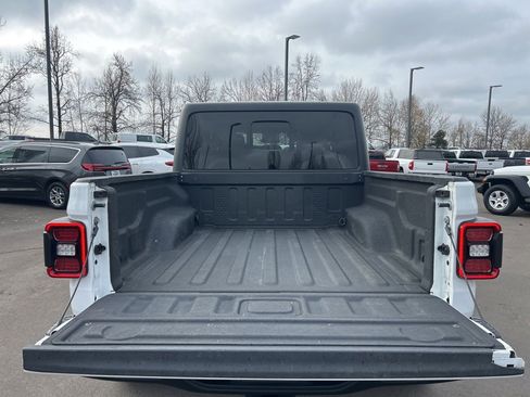 Certified 2024 Jeep Gladiator Rubicon w/ Convenience Group image 7