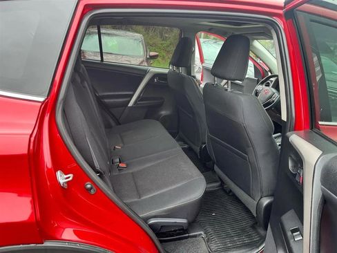Used 2016 Toyota RAV4 XLE w/ Convenience Package image 22