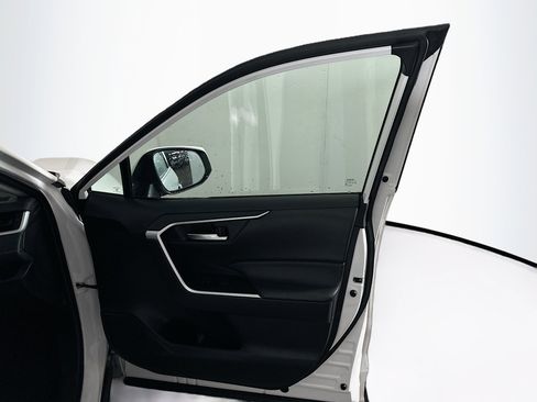 Used 2024 Toyota RAV4 XLE image 31