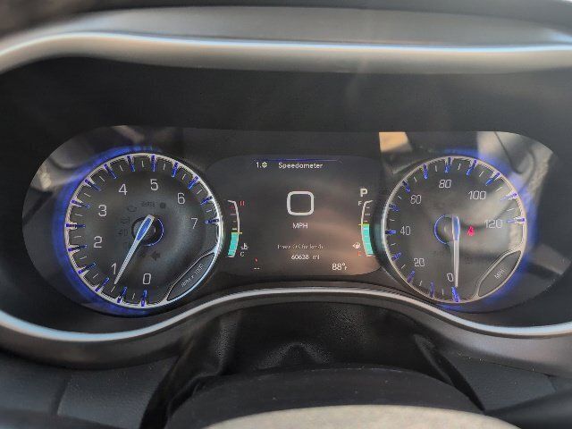 Used 2024 Chrysler Pacifica Touring-L FWD image 21