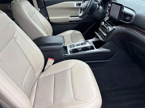 Used 2021 Ford Explorer Limited w/ Equipment Group 301A RWD image 23