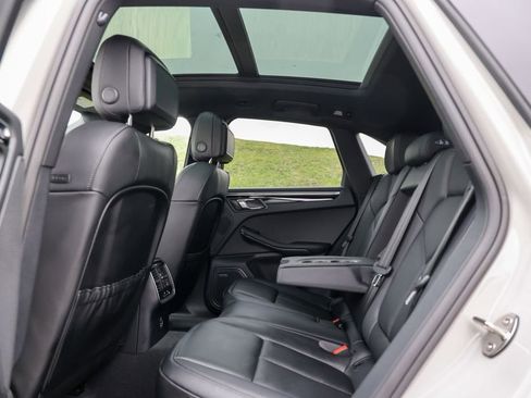 Certified 2026 Porsche Macan image 46