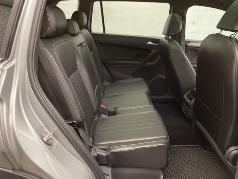 Used 2022 Volkswagen Tiguan SE R-Line image 28