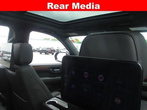 Used 2025 GMC Yukon Denali w/ Denali Reserve Package AWD/4WD image 20