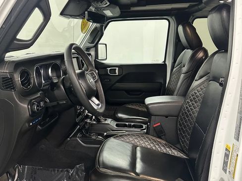 Used 2023 Jeep Wrangler Unlimited Sahara AWD/4WD image 11