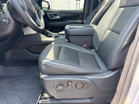 Used 2023 Chevrolet Suburban Z71 w/ Z71 Off-Road Package AWD/4WD image 10