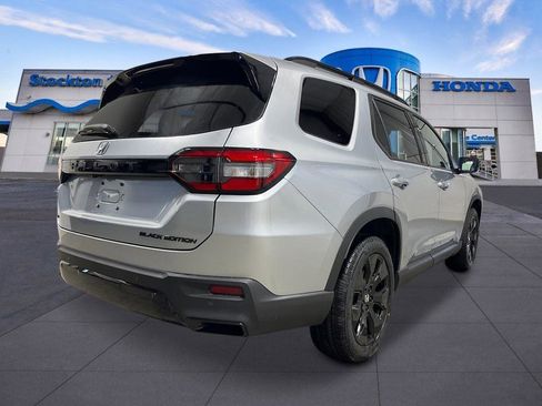 New 2026 Honda Pilot Black Edition image 5