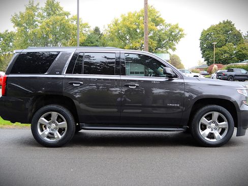 Used 2017 Chevrolet Tahoe LT image 4