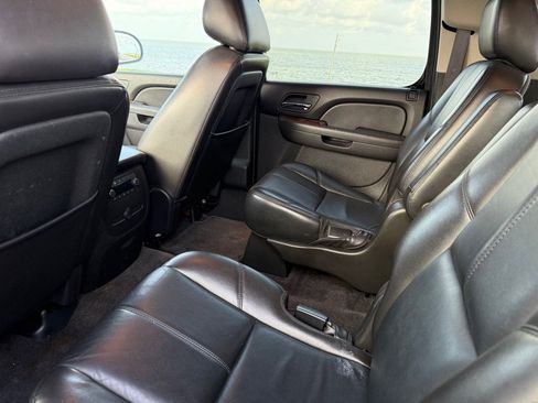 Used 2011 Chevrolet Suburban LT w/ Texas Edition RWD image 17