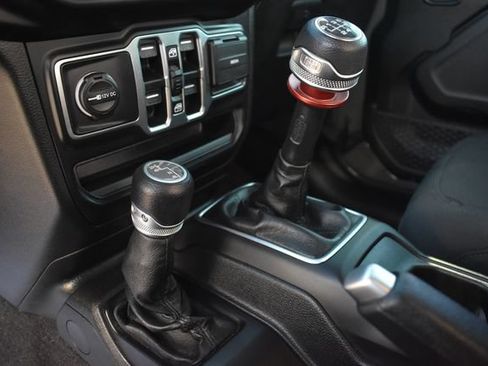 Used 2021 Jeep Gladiator Sport AWD/4WD image 20
