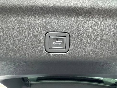 Certified 2026 Cadillac Escalade Luxury w/ LPO, Radiant Package AWD/4WD image 23