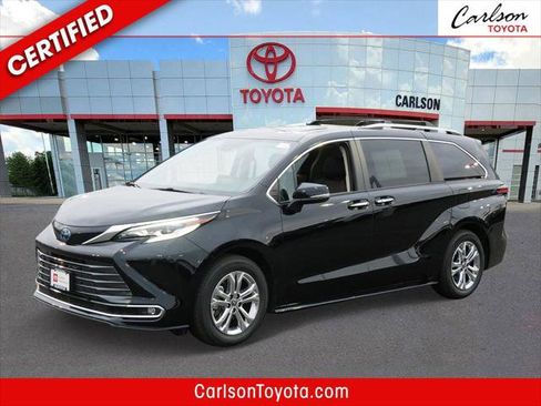 Certified 2022 Toyota Sienna Platinum AWD/4WD image 1