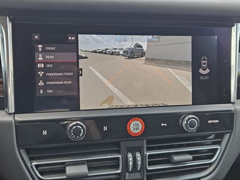 Certified 2026 Porsche Macan image 18