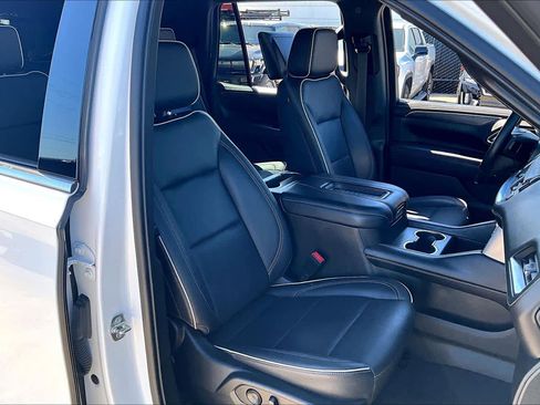Used 2021 GMC Yukon SLT w/ SLT Premium Package image 9