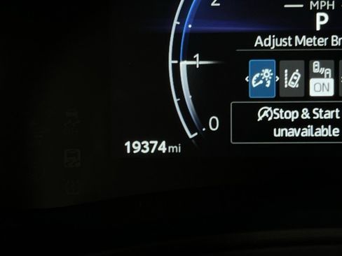 Used 2025 Toyota Grand Highlander AWD image 16