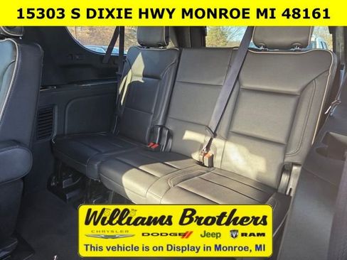 Used 2023 Chevrolet Suburban Premier image 16