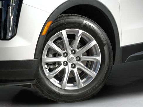 Certified 2023 Cadillac XT4 Luxury w/ Driver Awareness Package image 2