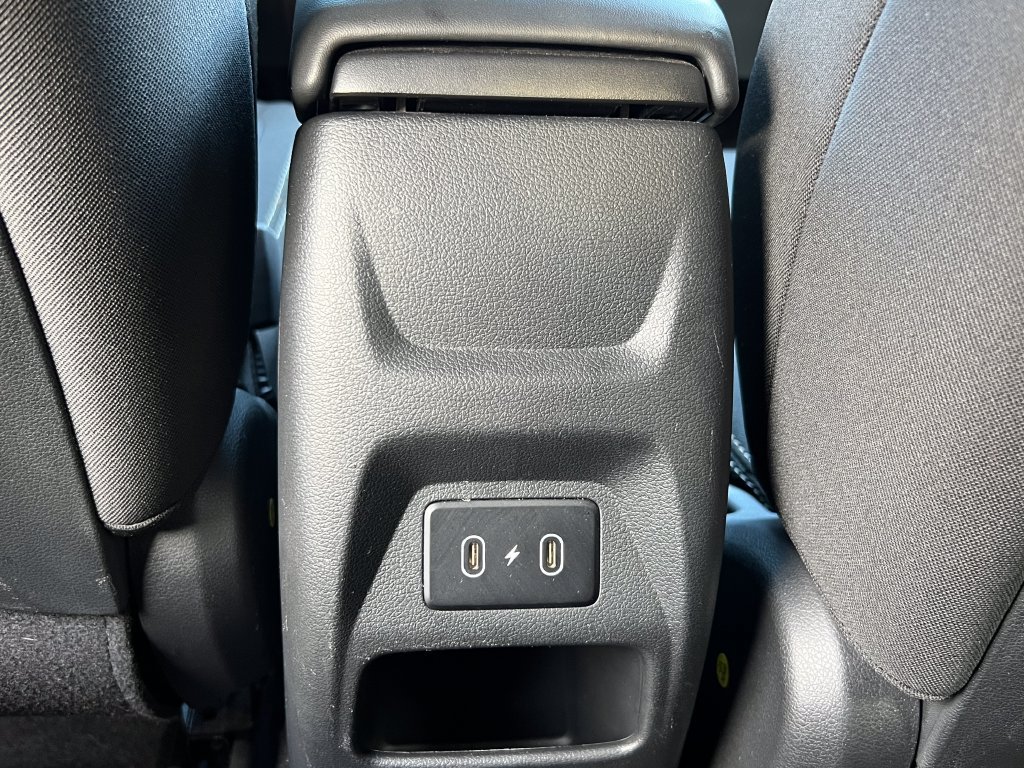 Used 2025 Hyundai Venue SEL FWD image 13