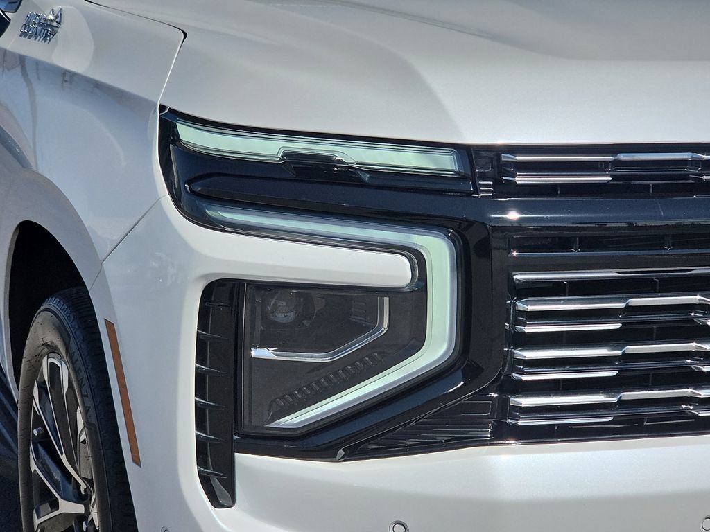 Used 2025 Chevrolet Tahoe High Country AWD/4WD image 7
