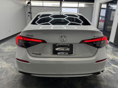 Used 2024 Honda Civic Sport image 6