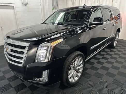 Used 2019 Cadillac Escalade ESV Premium Luxury AWD/4WD image 4