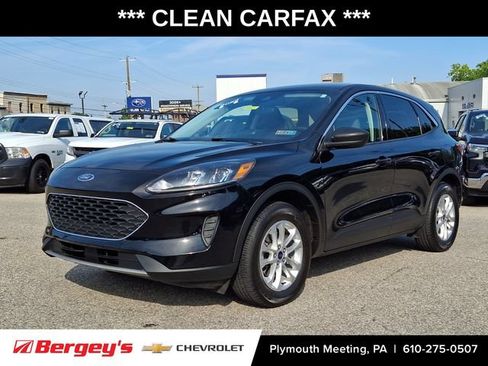 Used 2022 Ford Escape SE w/ Cold Weather Package AWD/4WD image 1