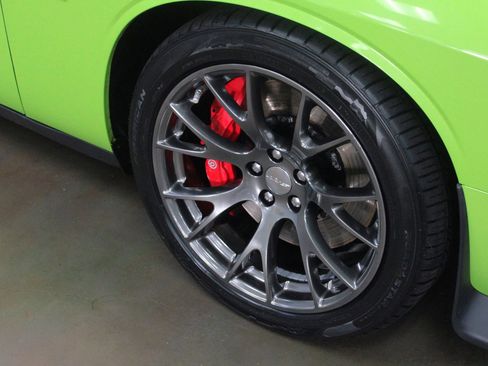 Used 2015 Dodge Challenger SRT w/ Technology Group image 24
