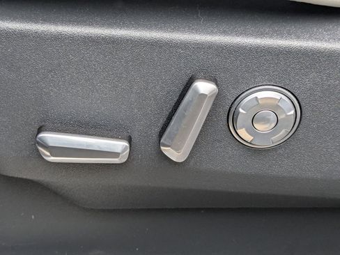 Certified 2025 Lincoln Navigator Reserve image 23