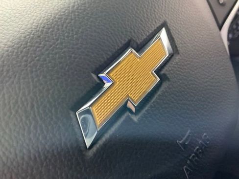 Used 2023 Chevrolet Traverse LT FWD image 50