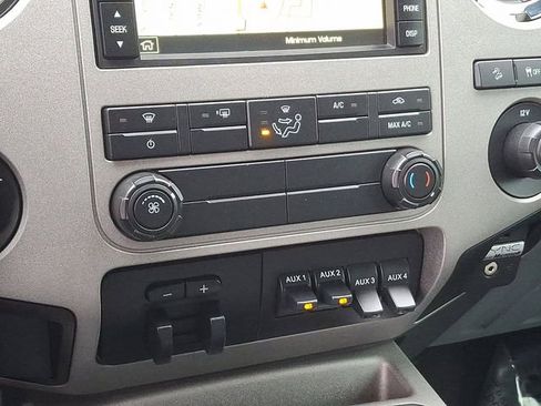 Used 2014 Ford F350 XLT w/ XLT Premium Package image 16