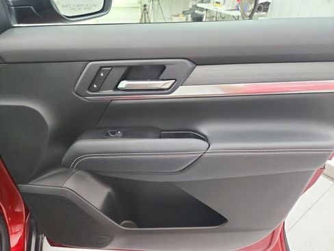 Used 2026 GMC Terrain Elevation w/ Technology Package II FWD image 34