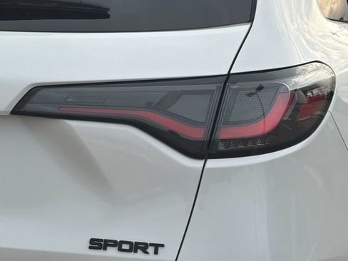 Used 2025 Honda HR-V Sport image 30