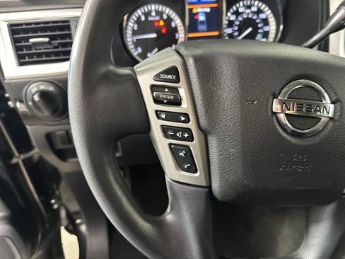 Used 2019 Nissan Titan SV image 15