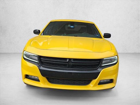 Used 2017 Dodge Charger SXT w/ Plus Group image 2