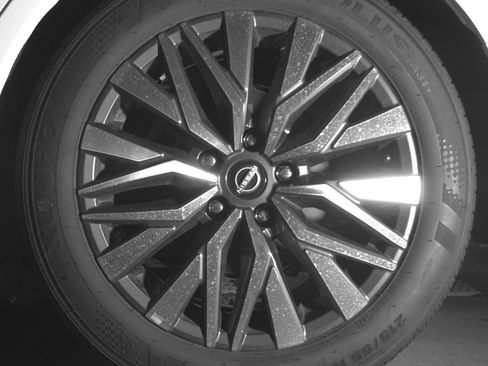 Used 2025 Nissan Altima 2.5 SV FWD image 14