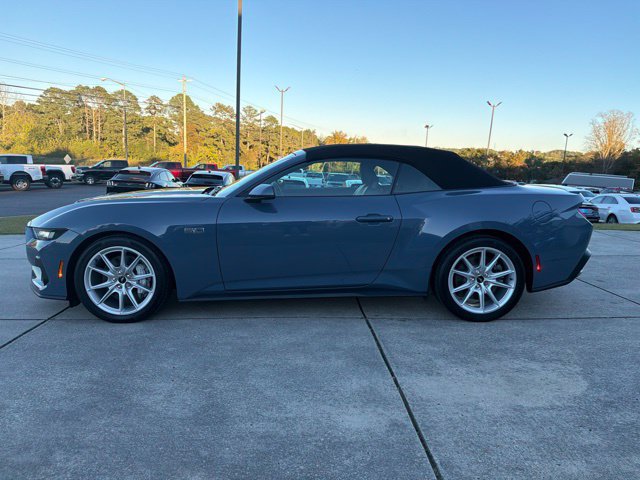 Used 2025 Ford Mustang GT Premium RWD image 4