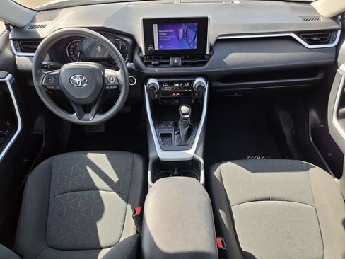 Used 2025 Toyota RAV4 XLE FWD image 13
