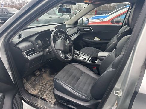 Used 2022 Mitsubishi Outlander SE image 6