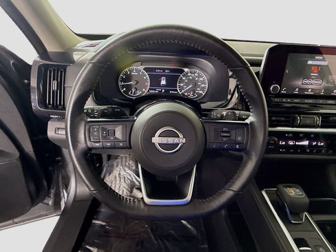 Used 2022 Nissan Pathfinder SV FWD image 13