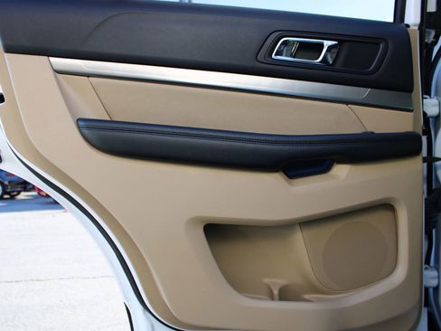 Used 2017 Ford Explorer FWD image 18