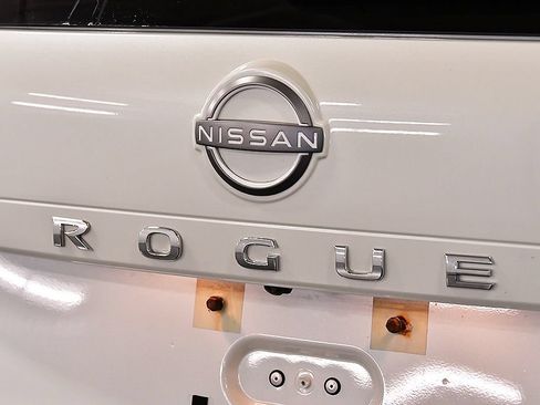 Used 2023 Nissan Rogue Platinum w/ Platinum Premium Package AWD/4WD image 10