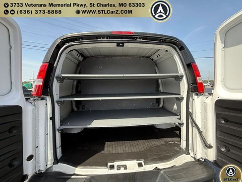 Used 2021 Chevrolet Express 2500 RWD image 11