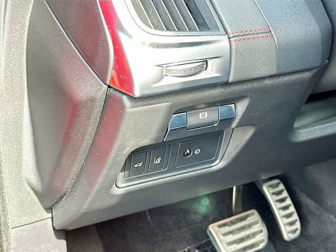 Used 2018 Jaguar E-PACE First Edition image 10