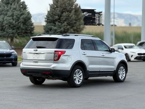 Used 2013 Ford Explorer XLT image 5